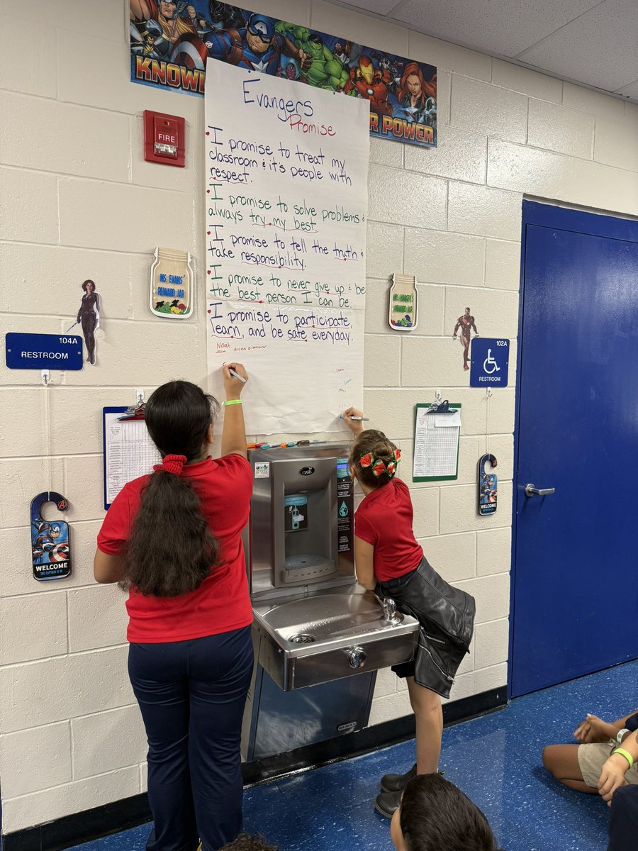 MsEvansWB's tweet photo. Evanger ‘s Assemble for a new year💙💚 This group is ready for 4th grade! @CanDoKiddos @WoodbridgeElem @VMorseHCPS @VanAyresHCPS https://t.co/8WrDaKTLEW