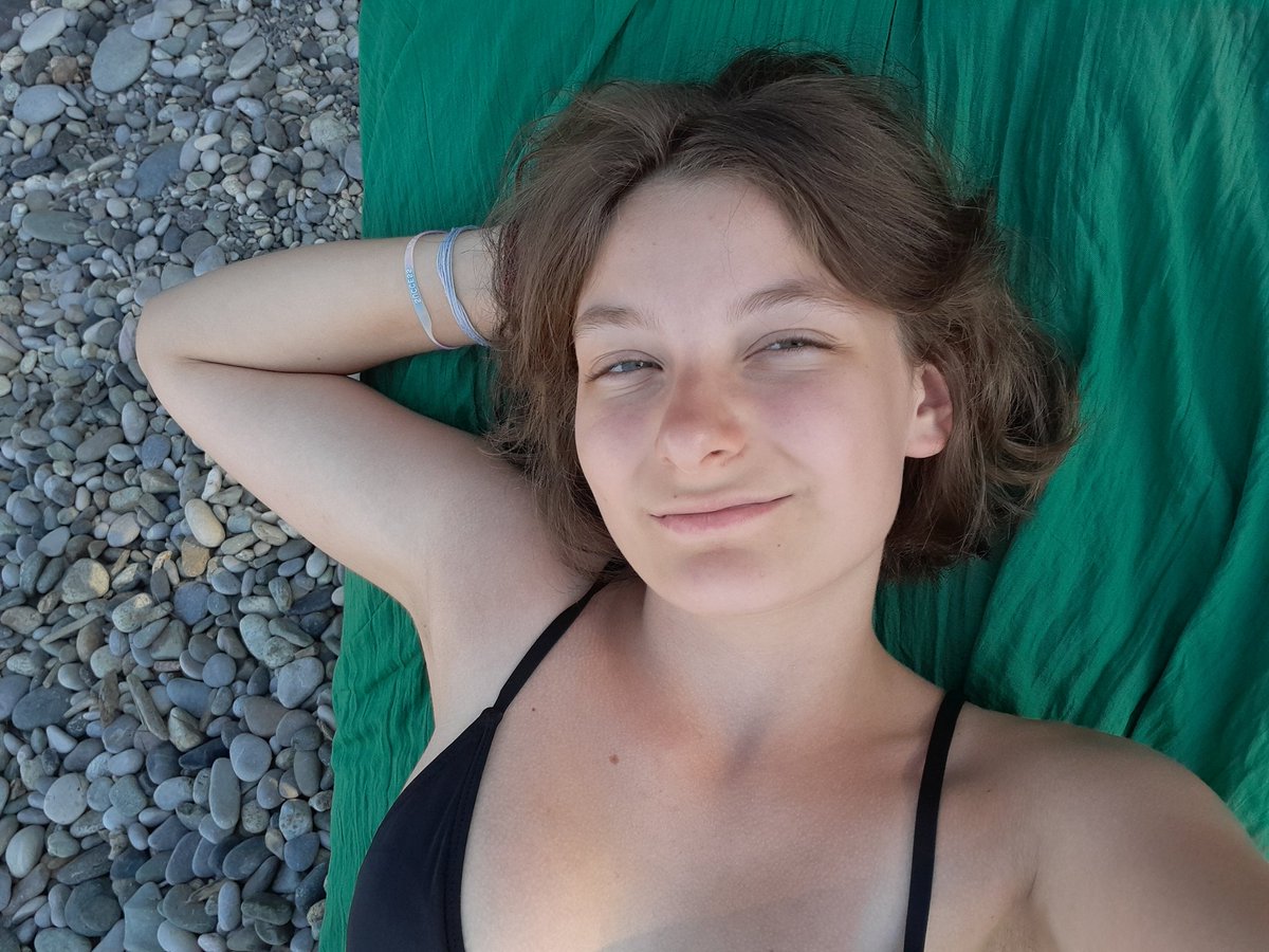 "Жизнь хороша и жить хорошо" сказал Маяковский и застрелился