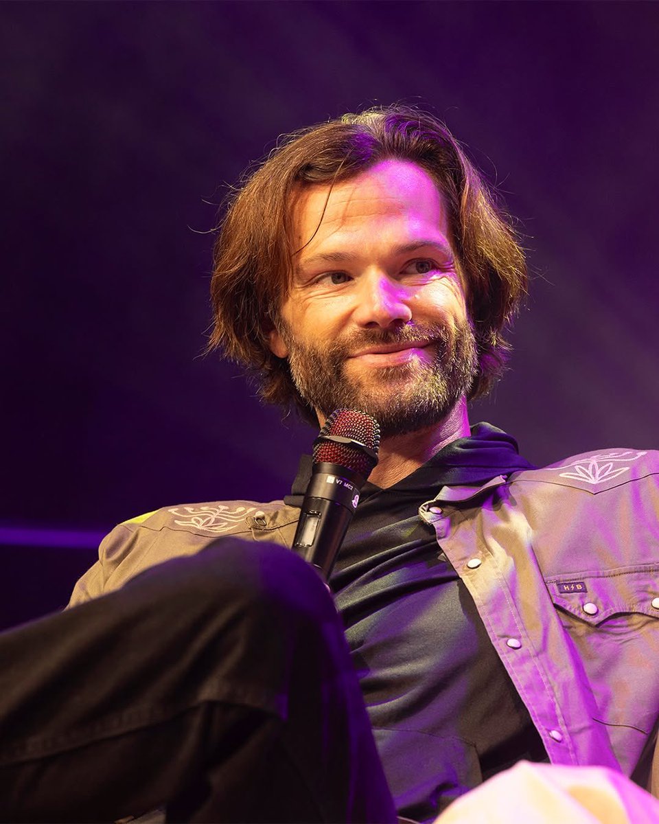 JPT_Backup's tweet photo. 1️⃣📸 120825 | dutchcomiccon Instagram Post with @jarpad and @GenPadalecki 

"What was your favorite Jared &amp; Genevieve Padalecki moment at HDDC Summer 2025?"

🔗https://t.co/EtaEoJTKiA

[sorry just found the post 😅 - V🦋]

#JaredPadalecki #Jared_Updates #HDDC #HeroesDutchComicCon https://t.co/j5YsIFC3Fw