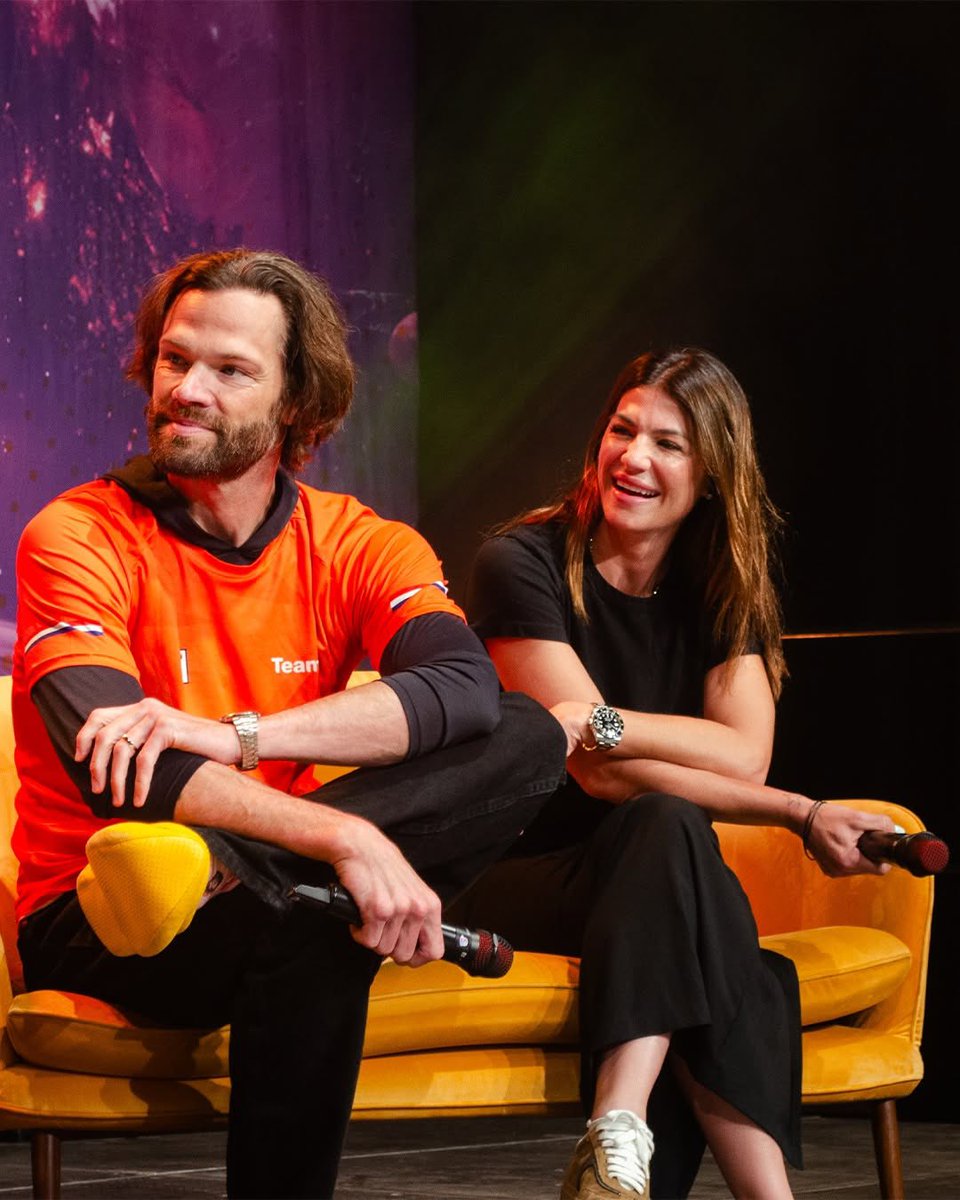 JPT_Backup's tweet photo. 2️⃣📸 120825 | dutchcomiccon Instagram Post with @jarpad and @GenPadalecki 

"What was your favorite Jared &amp; Genevieve Padalecki moment at HDDC Summer 2025?"

🔗https://t.co/EtaEoJTKiA

[sorry just found the post 😅 - V🦋]

#JaredPadalecki #Jared_Updates #HDDC #HeroesDutchComicCon https://t.co/7kPfeS5zZR