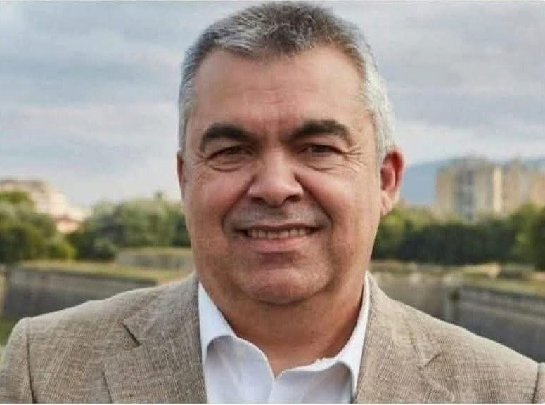 Ha tenido 479 cuentas en 35 bancos de 12 países.

Pero como abras tú una cuenta junto a tus hijos donde tú ingreses y ellos gasten, el Gobierno de te va a multar por interpretar que estás saltándote el impuesto de donaciones.

Nos estan chuleando a unos niveles irrespirables.