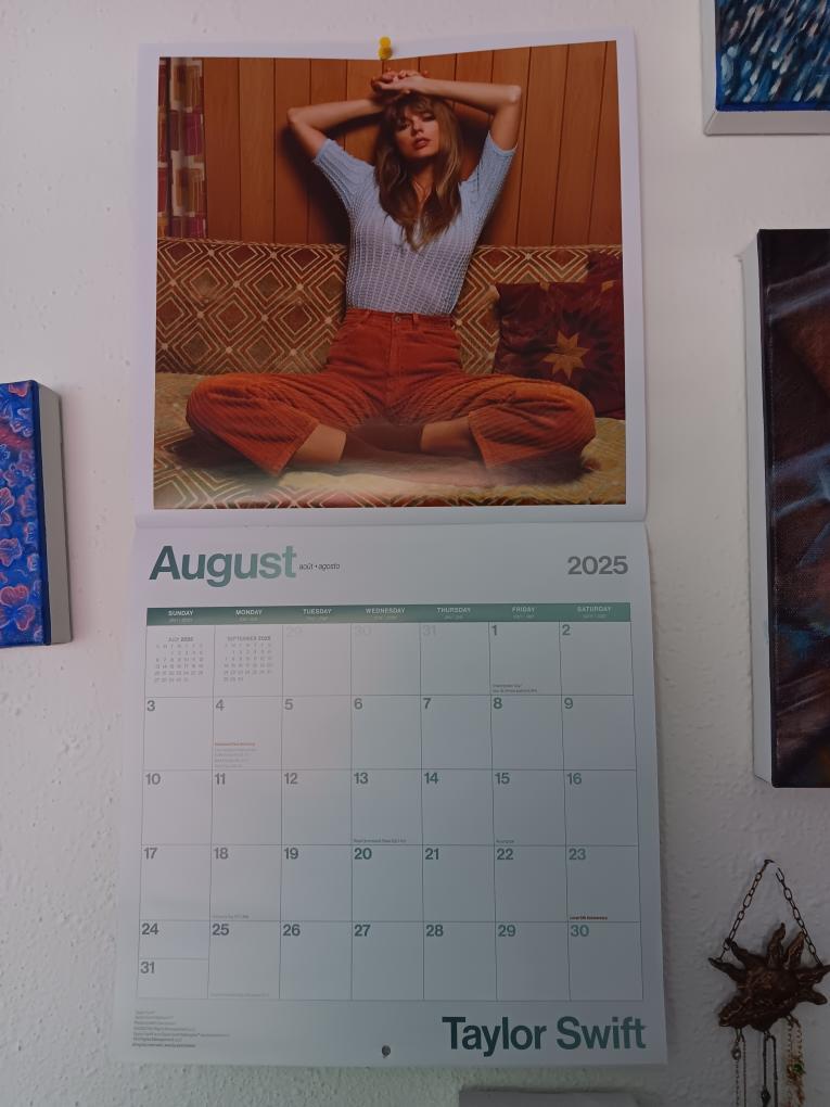 hushmirrorball's tweet photo. are we gonna talk about the Easter egg of The Life Of A Showgirl colors IN THE CALENDAR?!?! https://t.co/ZVhbkJO2VB