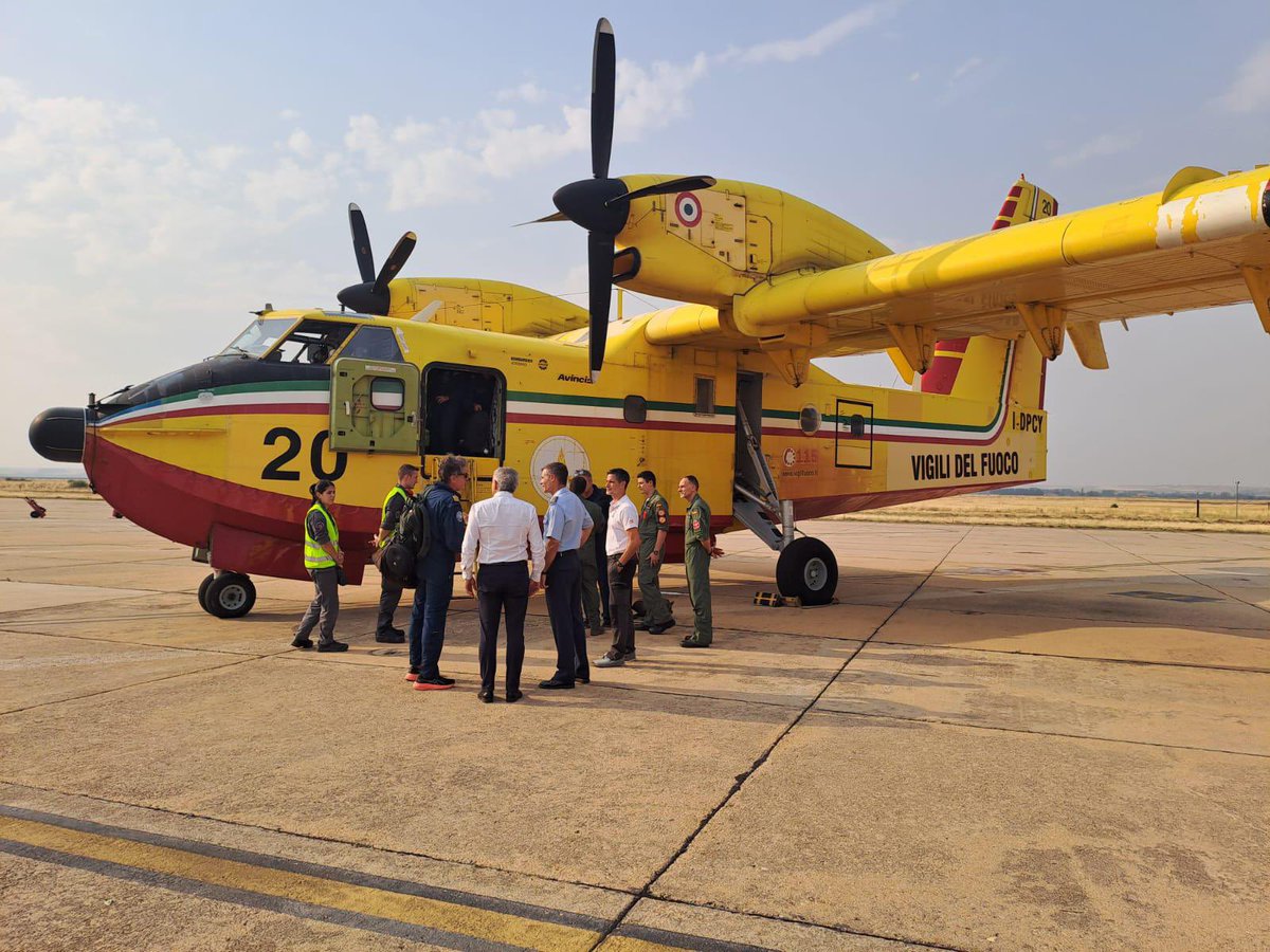 🇪🇸🇮🇹 Ya están en #España los dos aviones-cisterna #Canadair para participar en el dispositivo contra los #incendios en nuestro país.

🛬 Han aterrizado en la base aérea de Matacán #Salamanca.

🇪🇺 Llegan a través del Mecanismo Europeo de Protección Civil.