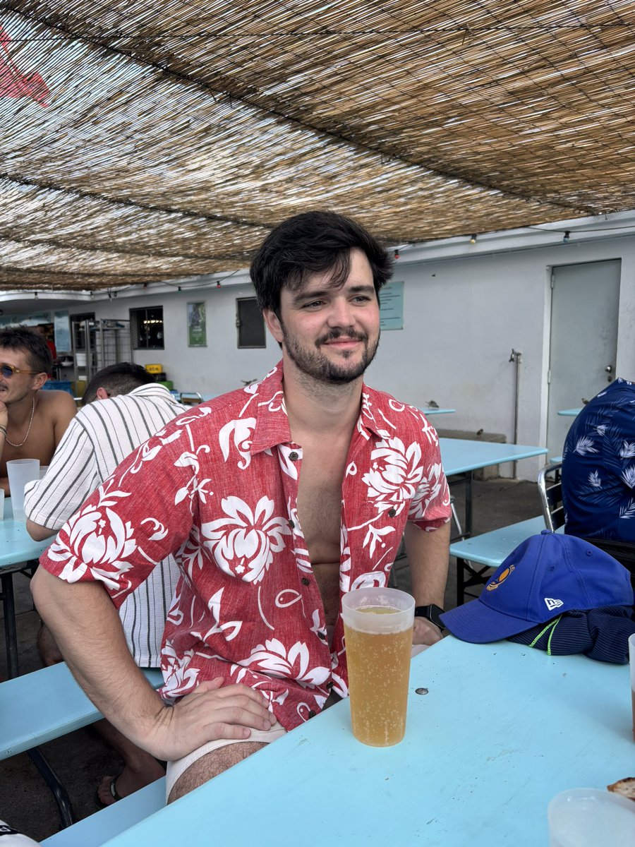 sol e cervejinha em Genebra. Suíça, verão 2025.