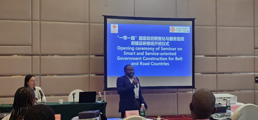 Prof Tawanda Mushiri-Executive Director Technical introducing Zimbabwe team at the opening ceremony of Seminar of Smart Service Oriented Government for Belt and Road Countries.