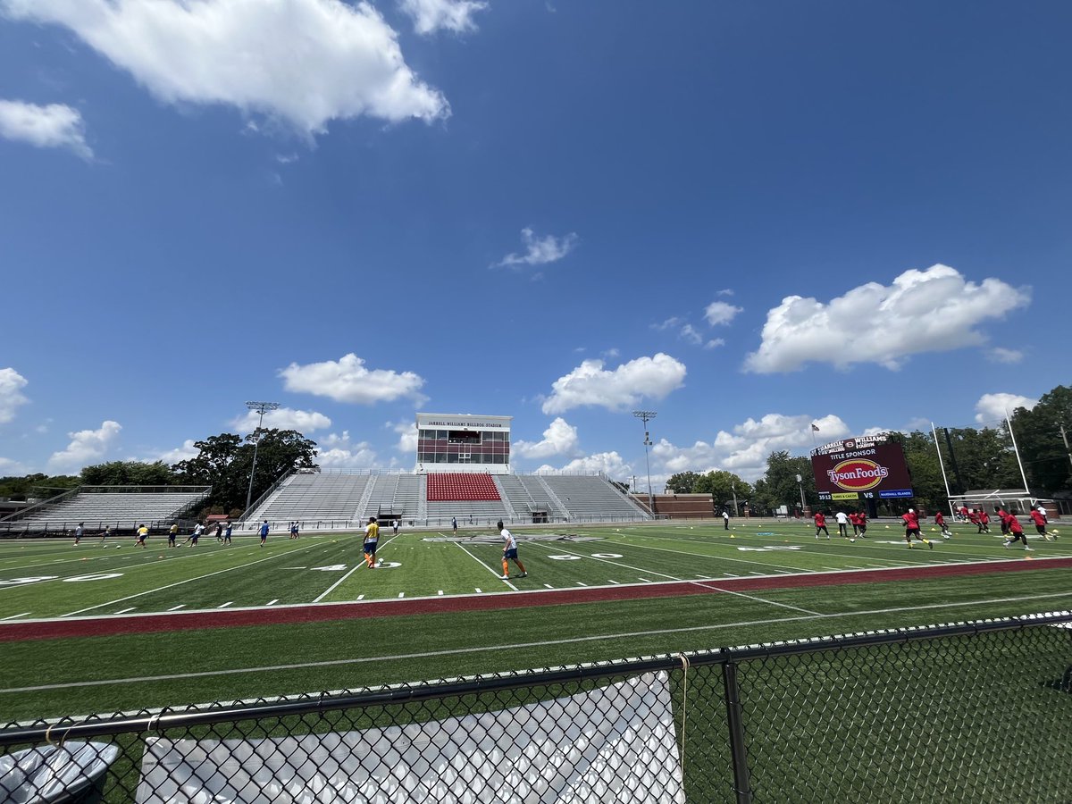 35 minutes until kickoff here on a beautiful afternoon in Springdale!