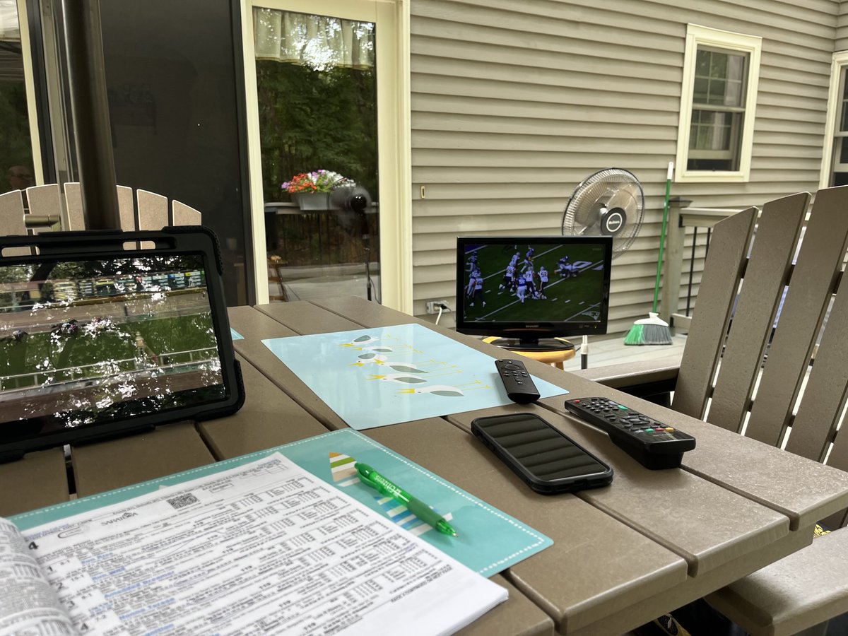 drder01569's tweet photo. Great day for Saratoga on iPad &amp; pats on TV https://t.co/YVvRagFJHS