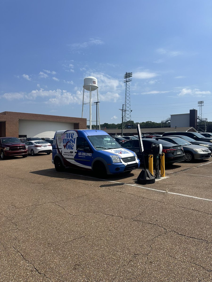 WeMustVote1's tweet photo. Back at Hinds Community College!  We’re registering, educating &amp; mobilizing new and returning students — because voting power starts here! 
#WeMustVote 
#CivicEngagement
#AllThingsVoting https://t.co/Log8TTNtW5