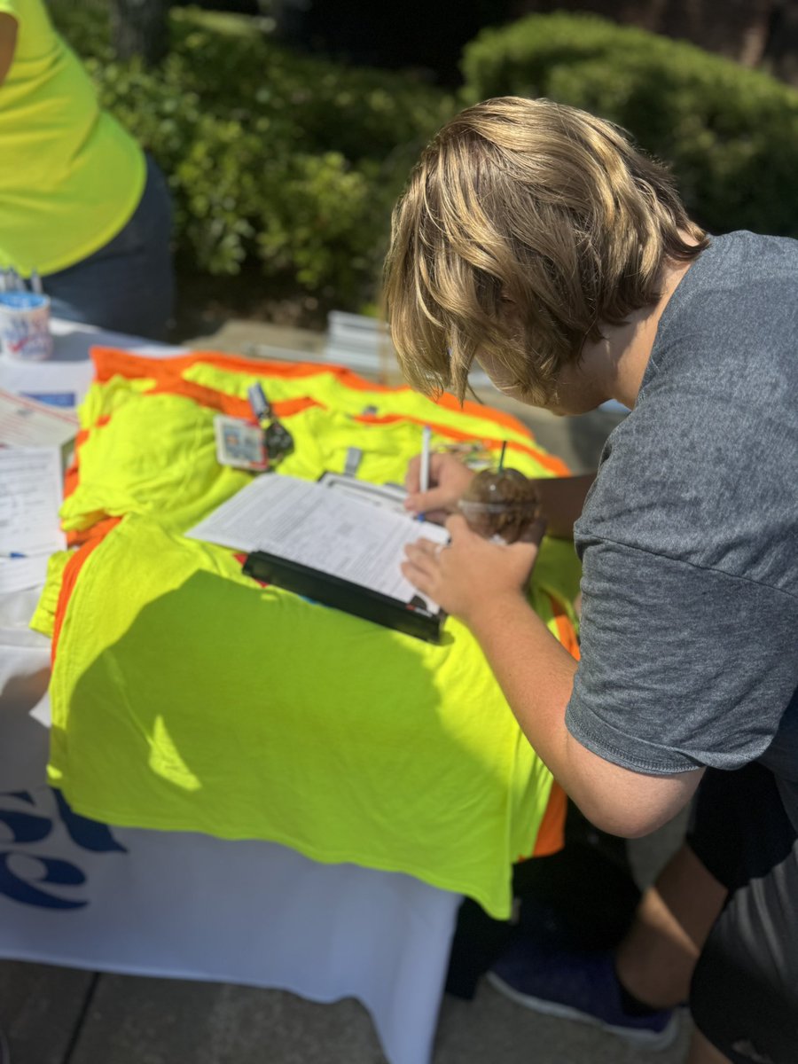 WeMustVote1's tweet photo. Back at Hinds Community College!  We’re registering, educating &amp; mobilizing new and returning students — because voting power starts here! 
#WeMustVote 
#CivicEngagement
#AllThingsVoting https://t.co/Log8TTNtW5