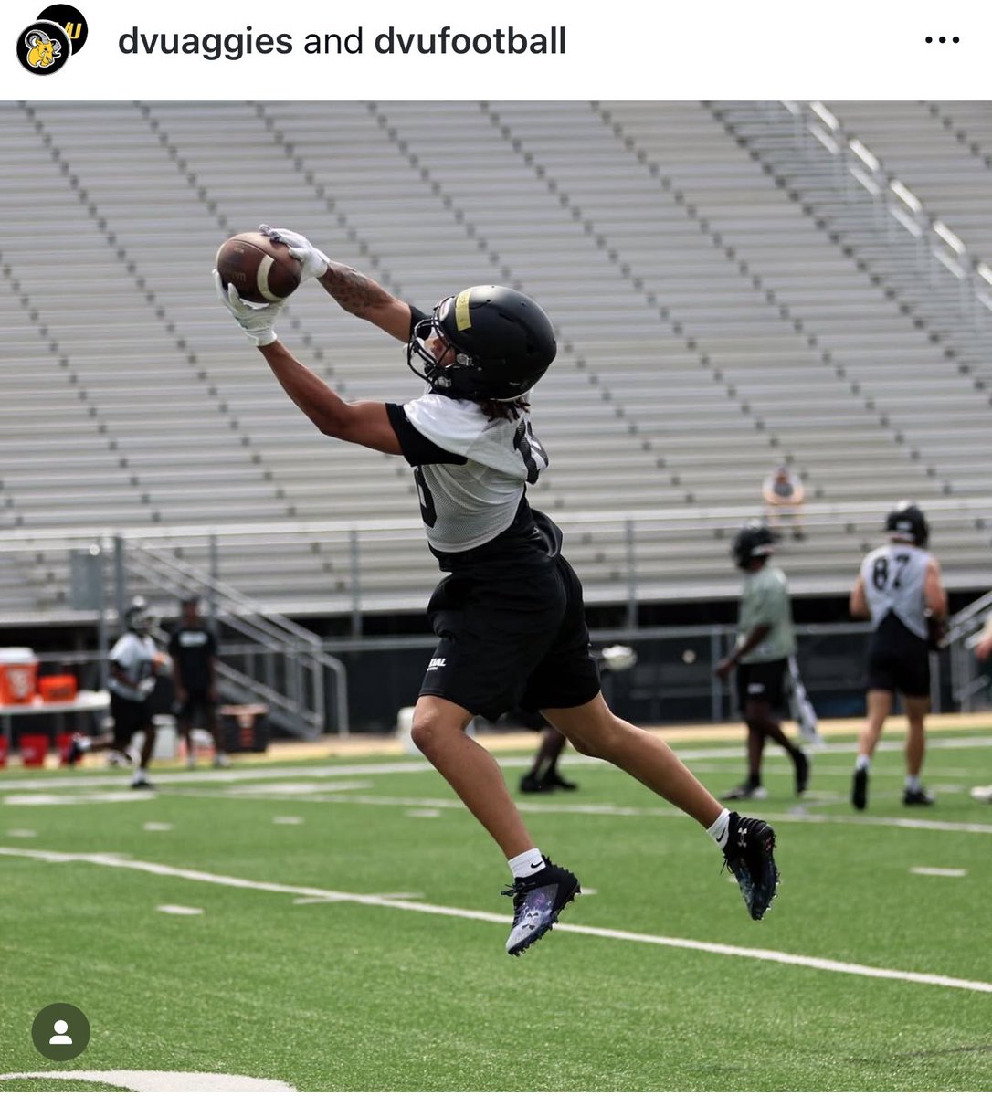 pctisuperfan's tweet photo. Just a #pctisuperfan sitting around stalking social media to catch a glimpse of our @PCTIBulldogFB alumni making moves at the next level #ProudEducator #foreverfan 🙌🏻 @ao1mikael @TheJoelPerez19 @DyeTrashon @TCNJfootball @JMUFootball @DVUfootball @PCTI_Athletics https://t.co/2NbDseBM4l