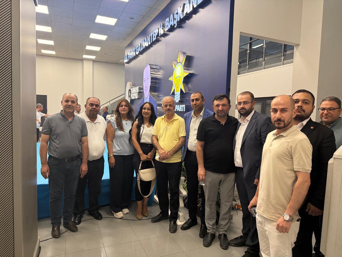 Coşkumuz Büyük, Birliğimiz Güçlü

Cumhurbaşkanımız ve Genel Başkanımız Sn. Recep Tayyip Erdoğan’ın tensipleriyle AK Parti rozetini takan Şehitkamil Belediye Başkanımız Sn. Umut Yılmaz’ın katılımıyla, teşkilatımızda tarihi bir güne şahitlik ettik.

Coşkumuz büyük, heyecanımız