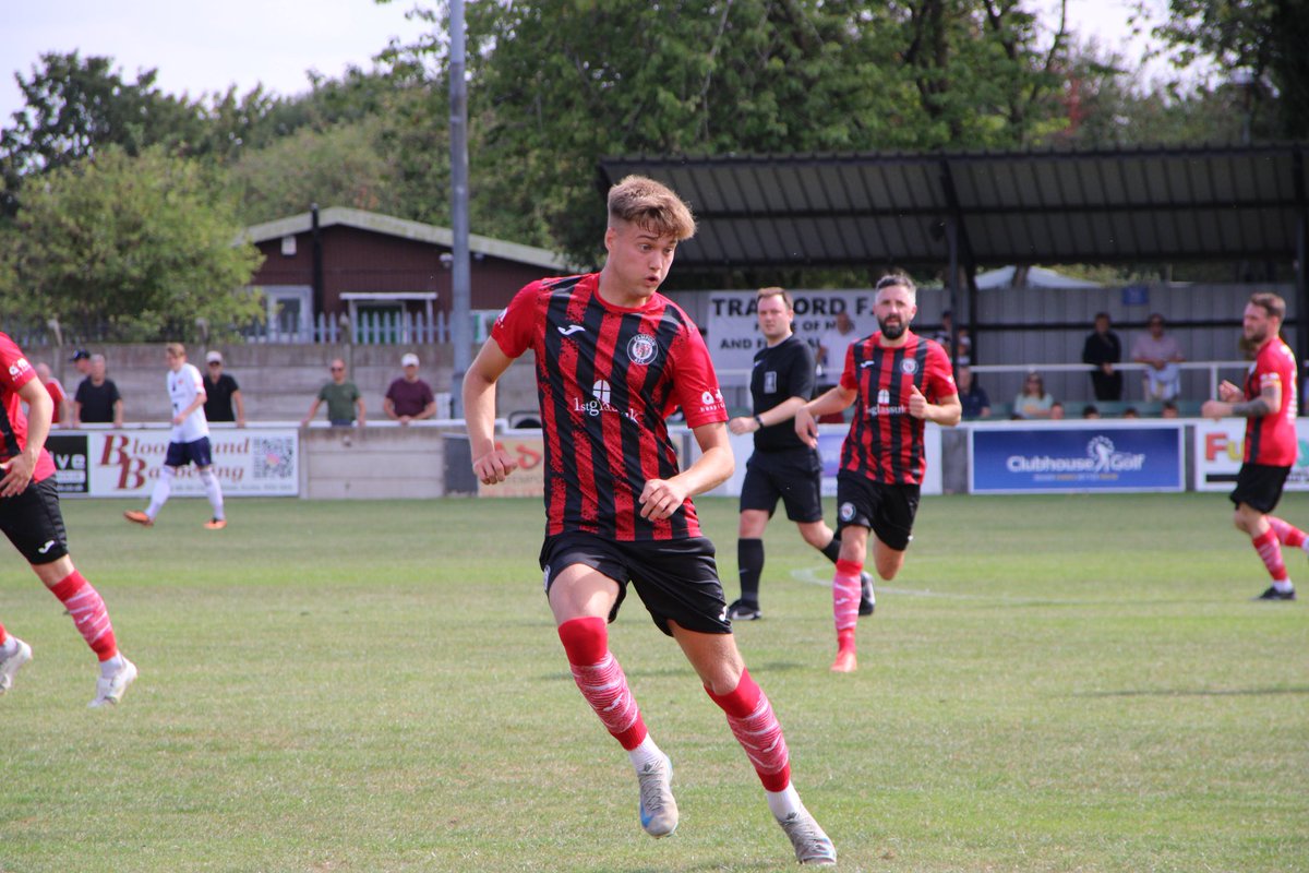 FindMeOnTheSL's tweet photo. Find me on the sideline at @FCTrafford V @CampionAFC 

🔗 https://t.co/VQUgW4PRFa

🔗 https://t.co/yOwSOApeRc https://t.co/RlrHtZlEtG