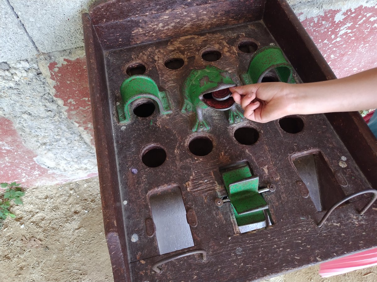 Web3 for absolute beginners:

- Play the frog game
- Collect metal or cardboard disks (POGs)
- Feed the disks to the frog
- Win
- No need to repeat

$BTC $ETH $POGS #NFT #Crypto