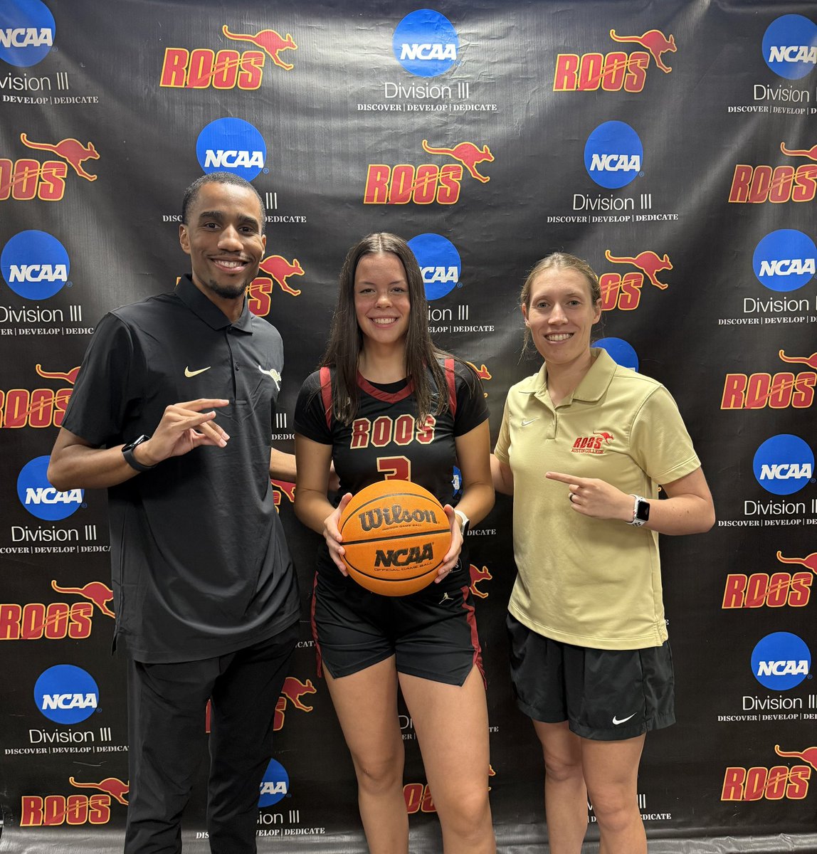 avery_jespersen's tweet photo. Awesome visit at Austin College! Excited about the opportunities ahead!
Go @roos_hoops 🦘🦘 https://t.co/srsf3hd60y