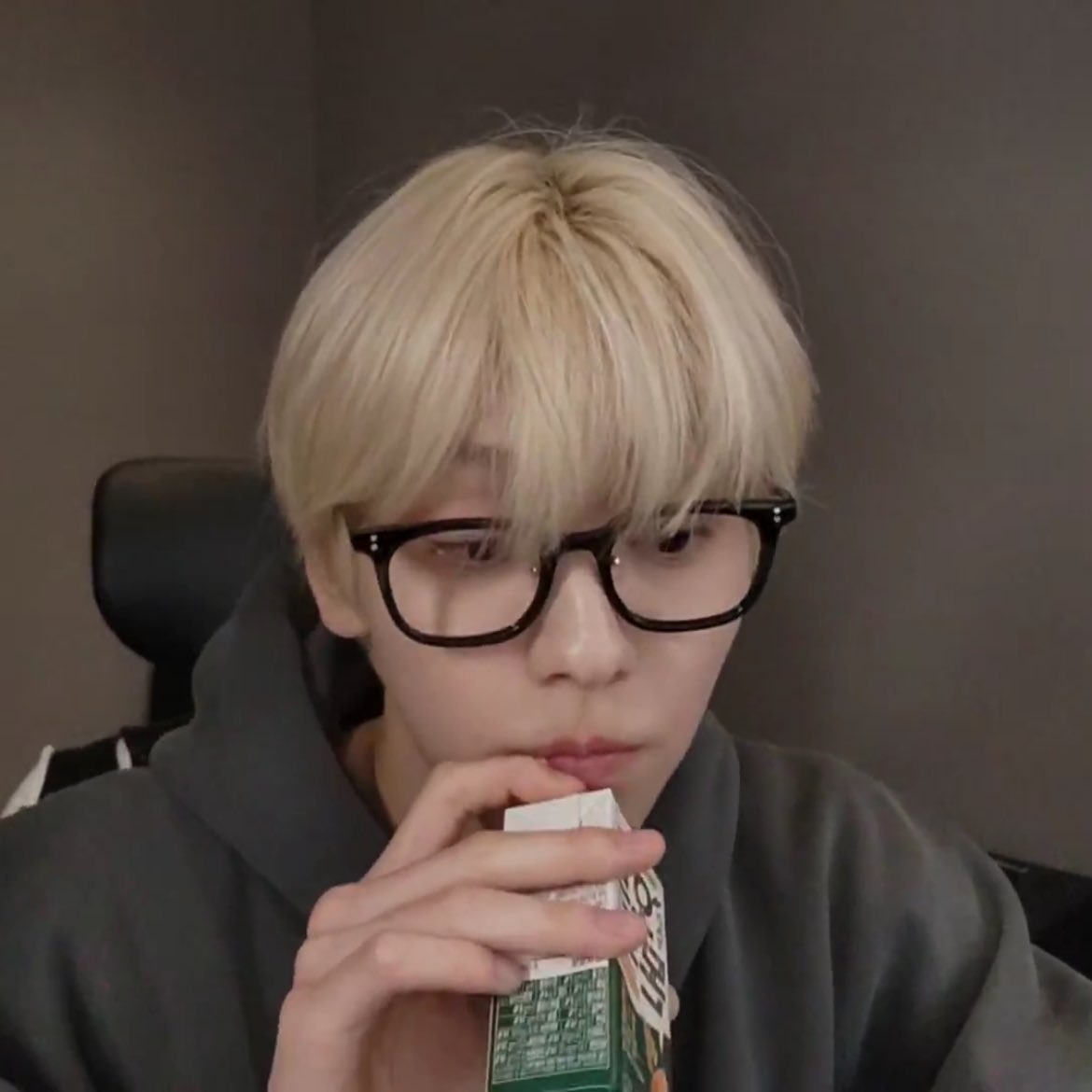ebumaa's tweet photo. ไม่น่าปิดละ มันได้ของกิน5555555 https://t.co/0qk9Dd10o6