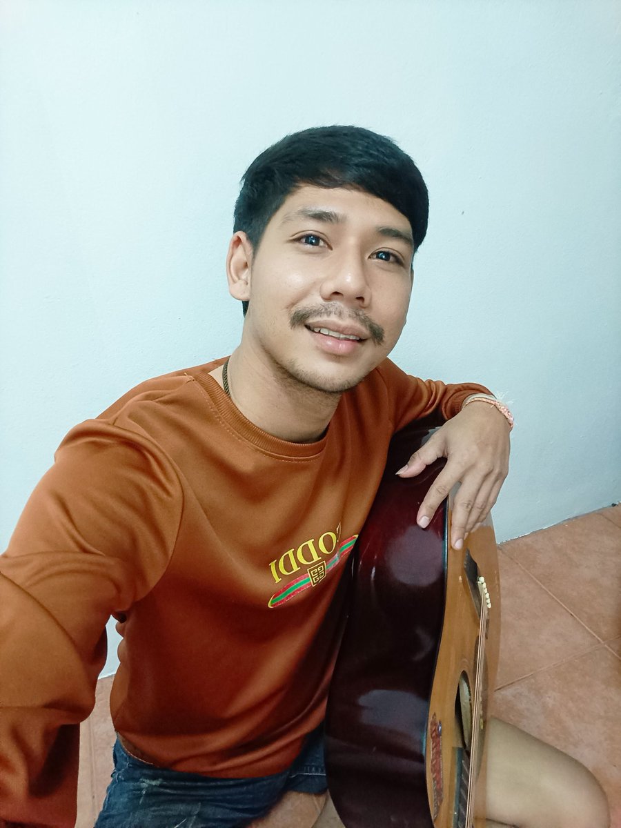 พี่'เจมส์ นิ ครับ tweet media