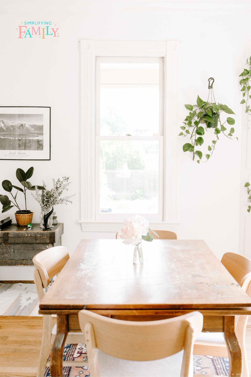 SimplifyingFam's tweet photo. So if you're looking for a way to keep your home clean without sacrificing your sanity, here are 7 simple daily habits to keep your home clean that make a big difference, without being overwhelming.

Read more 👉 https://t.co/28pUTnnNVP

#HomeCleanMake #FeelingOverwhelmed https://t.co/zgMzzsTrG8