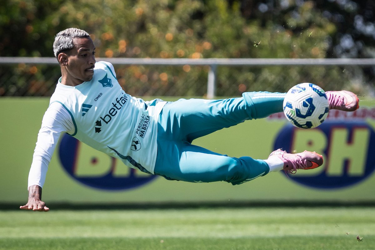 O dia que ele lançar esse gol ninguem vai entender nada

📸<a href="/ggaleixo/">Gustavo Aleixo</a>