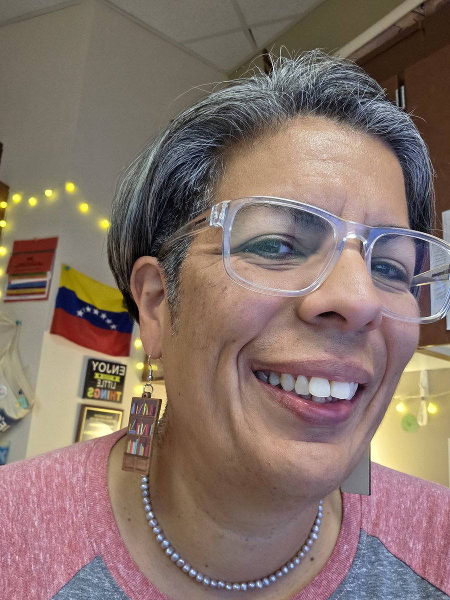 HornBeyondBooks's tweet photo. When your school head custodian stopped you in the hallway to give you a present! My heart is so full!!!! Thank you Ms. Ana Romero! I love my new library earrings @Horn_Dreams_Big @Alief_Libraries @AliefISD #HornCubs #read4fun #readeverywhere https://t.co/UvGoZL3d8p