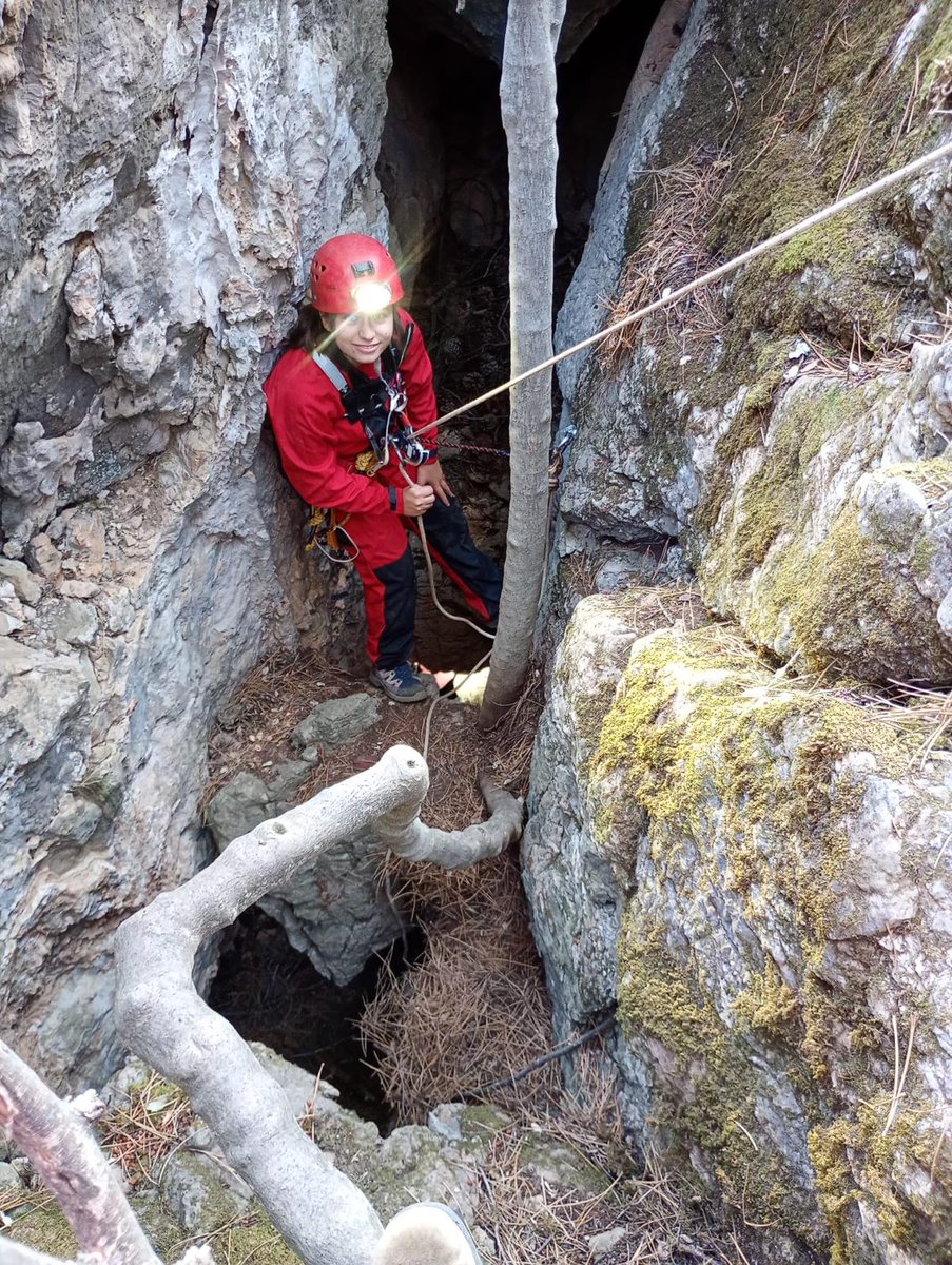 Actividad intensa con la Escuela de Espeleología... Seguimos 💪💪💪🦇🦇🦇

#Espeleología #Villacarrillo #Jaén #Deporte #Salud #Ciencia #RuralTiempoLibre

<a href="/FundacionCRJ/">Fundación Caja Rural de Jaén</a> <a href="/IAJuventud/">Instituto Andaluz de la Juventud</a> <a href="/iadeporte/">Instituto Andaluz del Deporte</a> <a href="/deportegob/">CSD</a> <a href="/eldeportedejaen/">El Deporte de Jaén</a> <a href="/educaciongob/">Ministerio de Educación, FP y Deportes</a> <a href="/ESPNDeportes/">ESPN Deportes</a> <a href="/palabradfutbol/">Palabra de Fútbol</a>