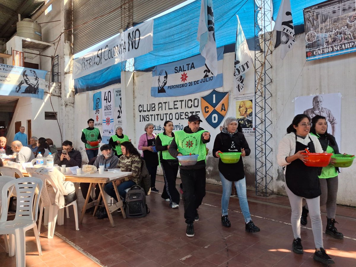 P26deJulio's tweet photo. Parten los y las compañeras del equipo de Distribución con el reparto de locro.

35° Locro Encuentro Nacional del Peronismo 26 de julio https://t.co/cQpvvQQxhX