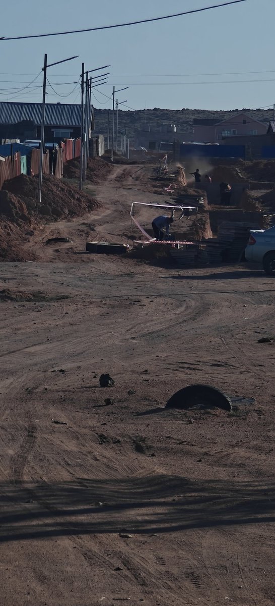 Ханбогд суманд 2 хоног саатлаа. Гэр хороолол руугаа төвийн шугам татаж байна. Гол замаа шинээр тавьж байна. Бас энэ бродюр нь таалагдлаа. 😁Ид бүтээн байгуулалт хийгдэж байдаг шүү.