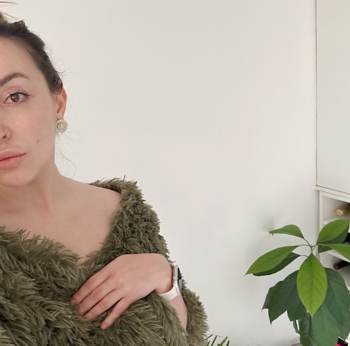 пойти в классический индастриал лофт с кирпичом, металлом, высоченными потолками и пить коктейли 

или пить крафт с бургерами в католической часовне 

(хочу, чтобы это было главной проблемой чаще)