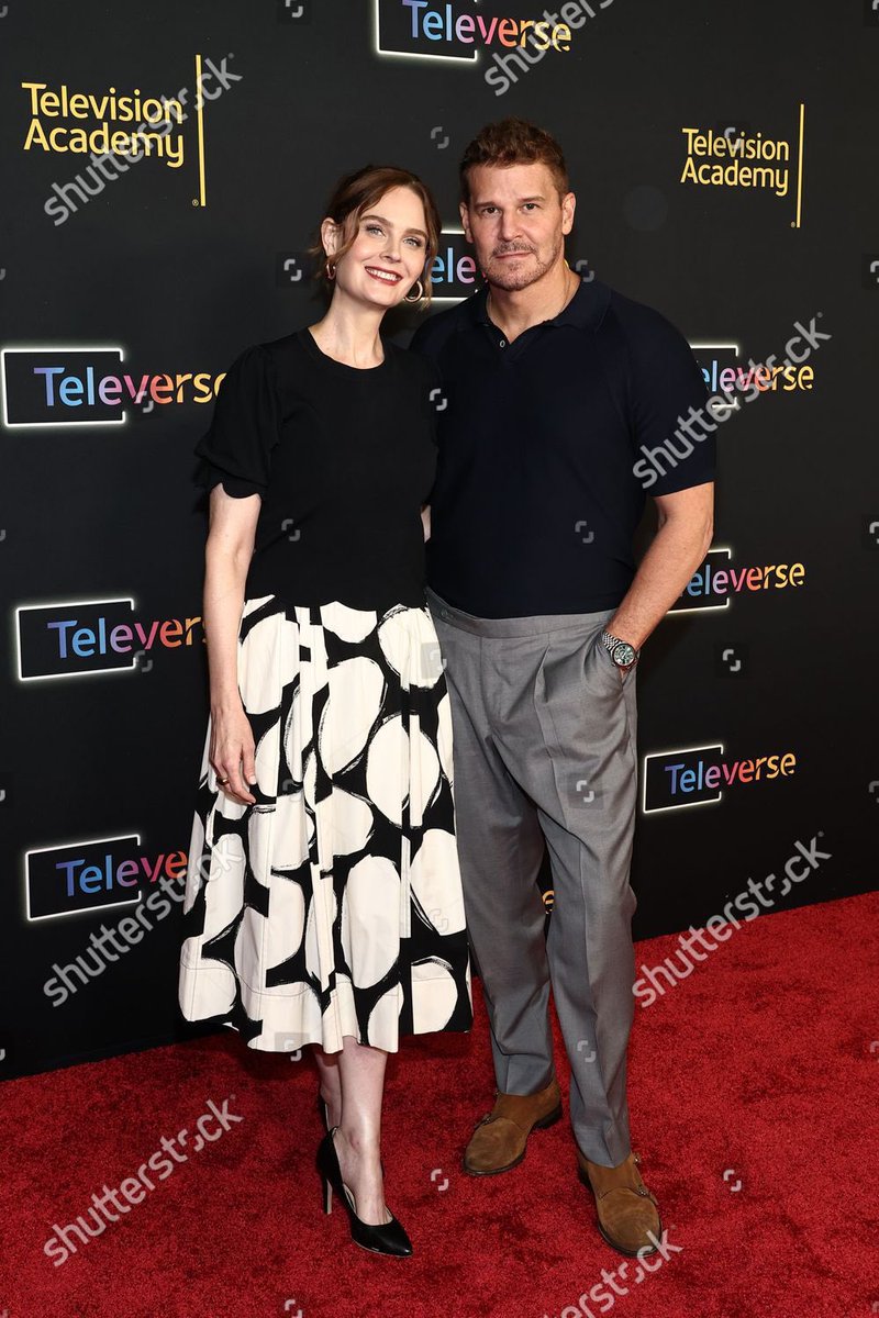 tbrennans's tweet photo. DEMILY BACK ON THE RED CARPET IN THE YEAR 2025… 20 YEARS AFTER BONES PREMIERED https://t.co/rzE7UaiRhS