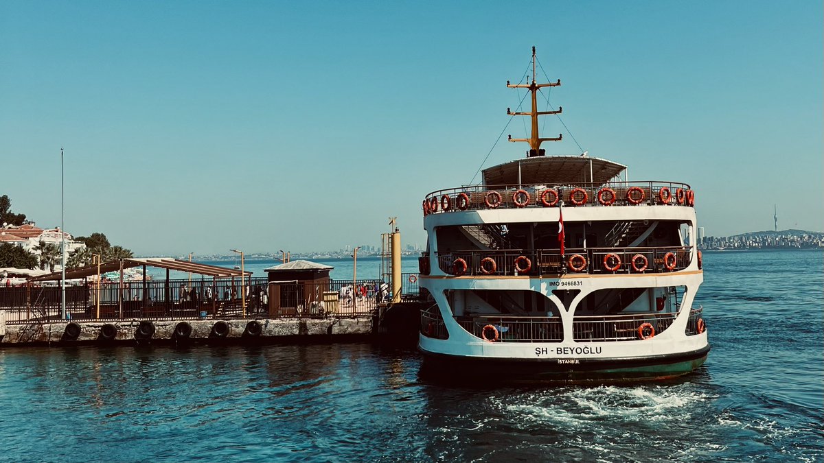 sudeesrr's tweet photo. İyi Gelmek, bir insana zarar vermemenin ötesinde bir şey. Doğru olmanın ötesinde, yanında olmanın ötesinde ve hatta var olmanın da ötesinde bir şey. Zamanın ötesinde, mekanın ötesinde, öyle özel ve öyle tesadüfi ki, tüm bedeninle hissettiğin belki de en gerçek şey…🍃 https://t.co/U2kQ1IASXE