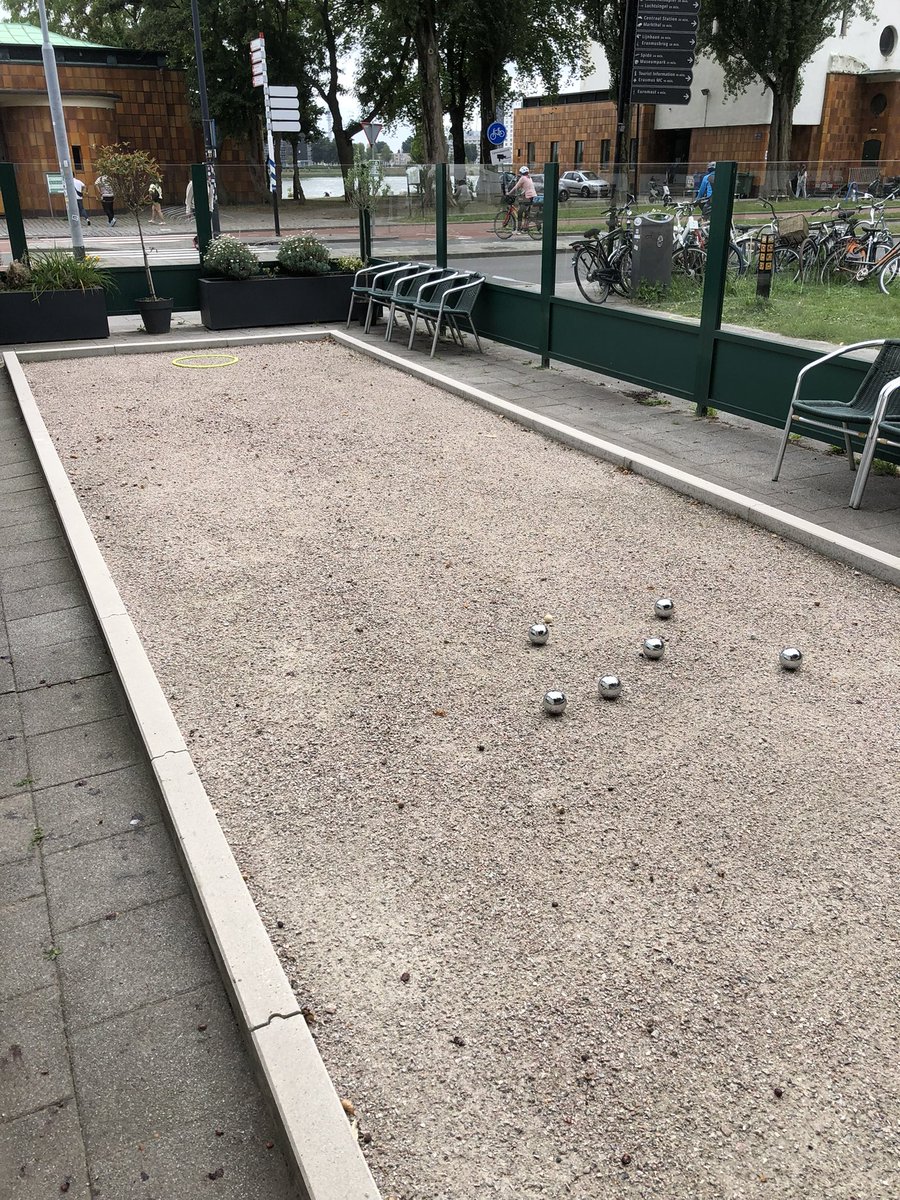 RobertMans1's tweet photo. Café Ech Wel. Parkkade 27 Rotterdam #jeudeboules #echwel #Rotterdam Dinsdag t/m Zondag 11:00 uur tot 18:00 uur. Baanhuur: €17,50 per uur. https://t.co/TthKohUetF