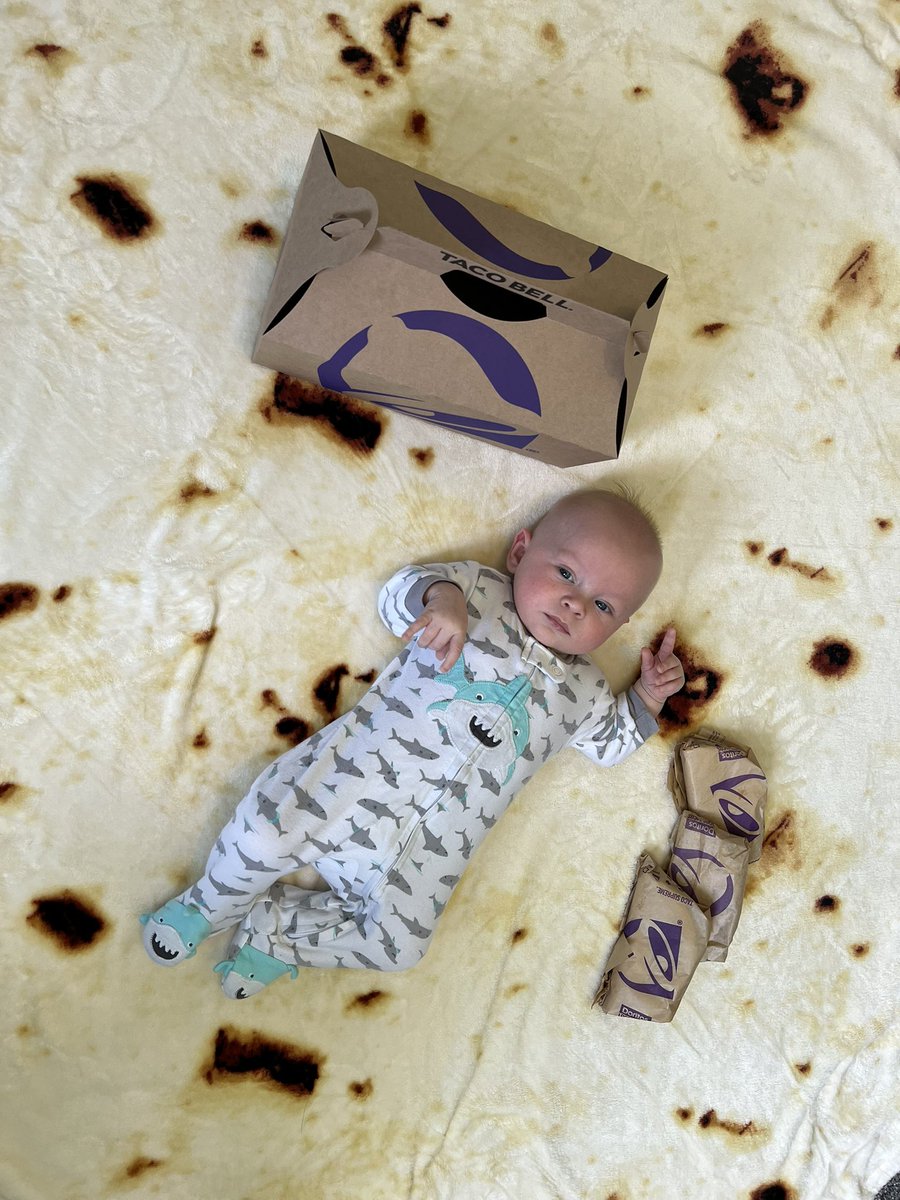 CaliChick221's tweet photo. @tacobell living our monthly milestone dream! #tacotuesday #liljohnsadventures #krzusingdowntheaisle #mayourlovelastlongerthanthefirefrogs #ittotallydid https://t.co/YPxFVcWn02