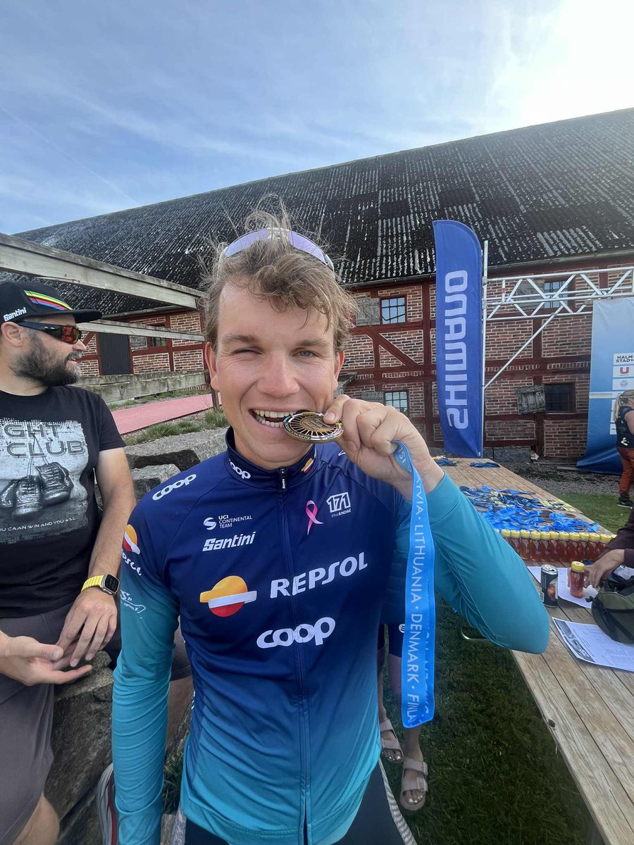 TeamHitecProduc's tweet photo. Second place in the UCI World Series race, Gravel Grit ’n Grind, AND the new Nordic Gravel Champion!😍

Anton also qualified for the Gravel World Championships in Maastricht this October! 👏

#forAndré #171 https://t.co/FKDyBd5MuB