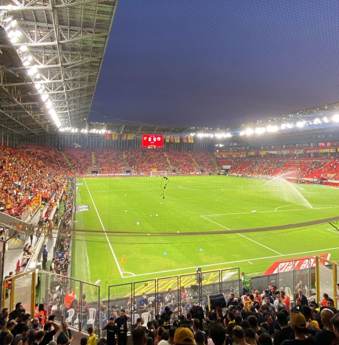 curvaacik's tweet photo. RENGİNİ S*KEYİM GÖZTEPE
ANANI S*KECEK FENERBAHÇE https://t.co/cJS23VfmSH