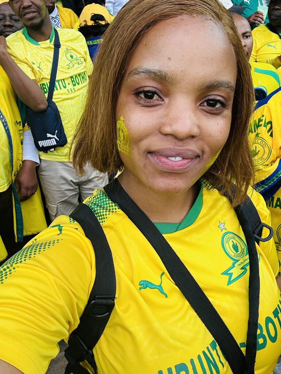 Thandomuhle8's tweet photo. We will finish the job ko Lucas Moripe @Masandawana  💛👆💛 Yellow we remain #Sundowns https://t.co/P1U2MJSOEt