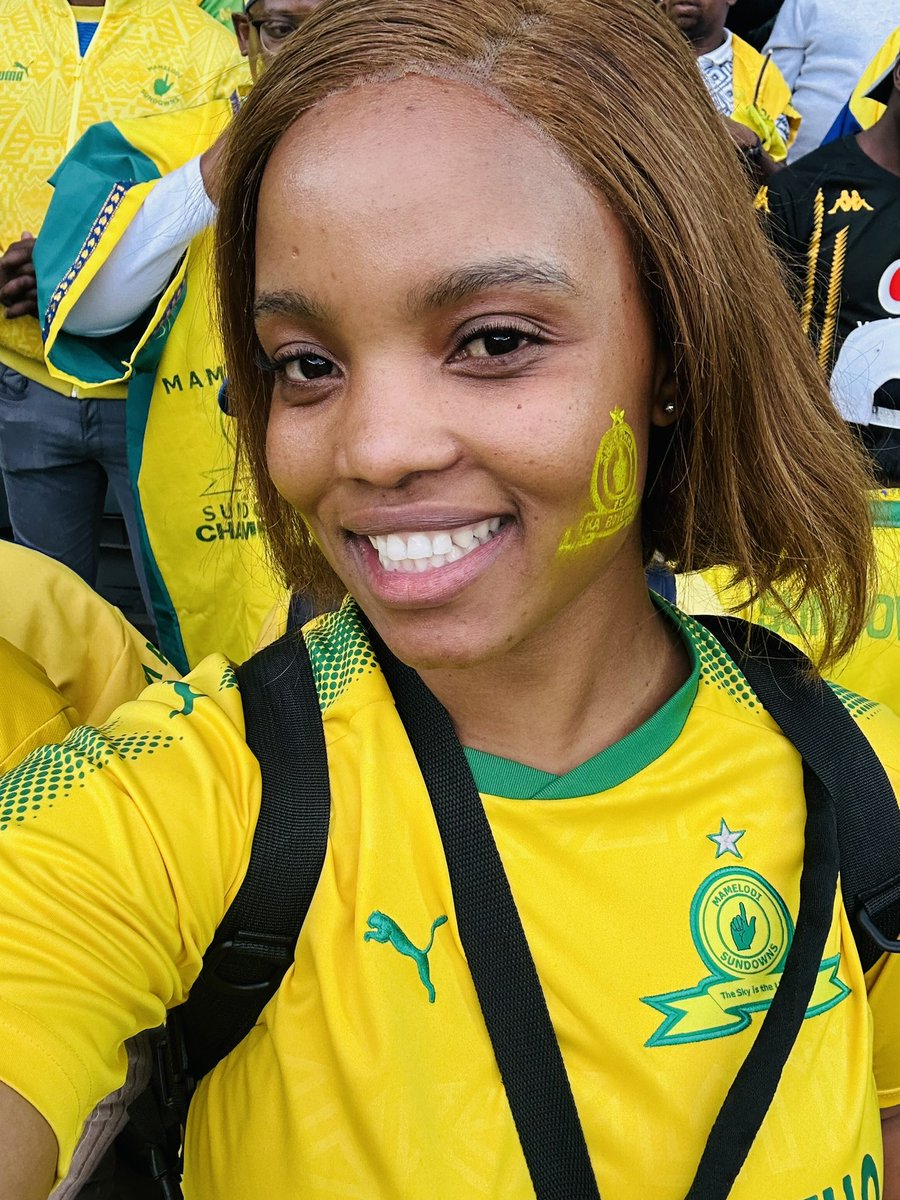 Thandomuhle8's tweet photo. We will finish the job ko Lucas Moripe @Masandawana  💛👆💛 Yellow we remain #Sundowns https://t.co/P1U2MJSOEt