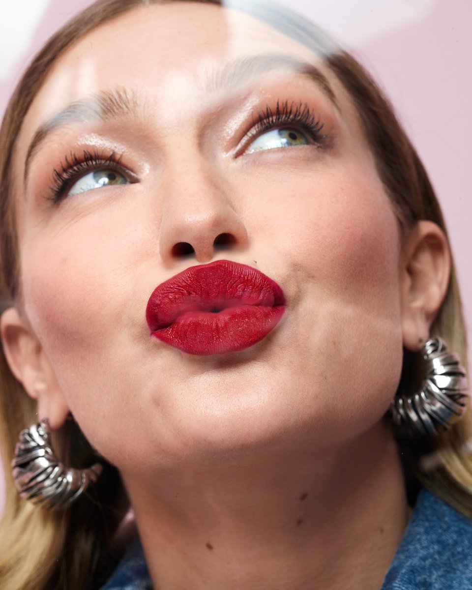 💄Maybe it's Maybelline 💋 › <a href="/maybelline_RP/">Maybelline ᴿᴾ</a> › #MaybellineRP › #RPNationalLipstickDay

What's your favorite SuperStay lippie?
Nefertary Aksoy ( <a href="/NefertaryDyath/">𝑵𝒆𝒇𝒚 ♡</a>) is seen here wearing SuperStay Vinyl Ink in the sahde Unrivaled 💄🩷

Let us know in the comments below
