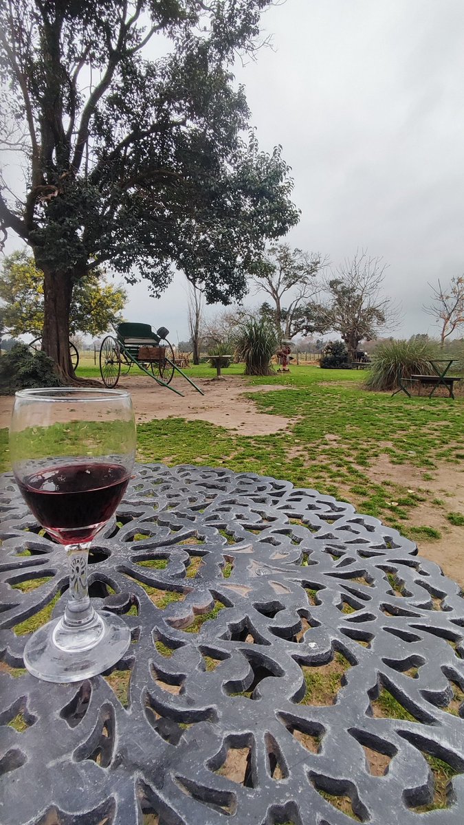 Cyn2512's tweet photo. Relax https://t.co/PIigwX8PpC