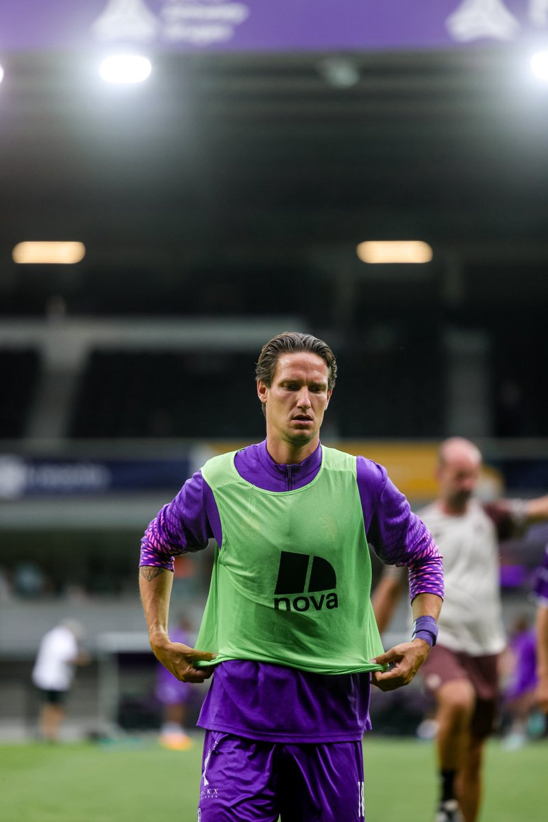 kbeerschotva's tweet photo. In front of our fans! Letโs use this energy ๐๐ฅ
#BEEEUP #WeAre13 https://t.co/iZ1lPftFTn