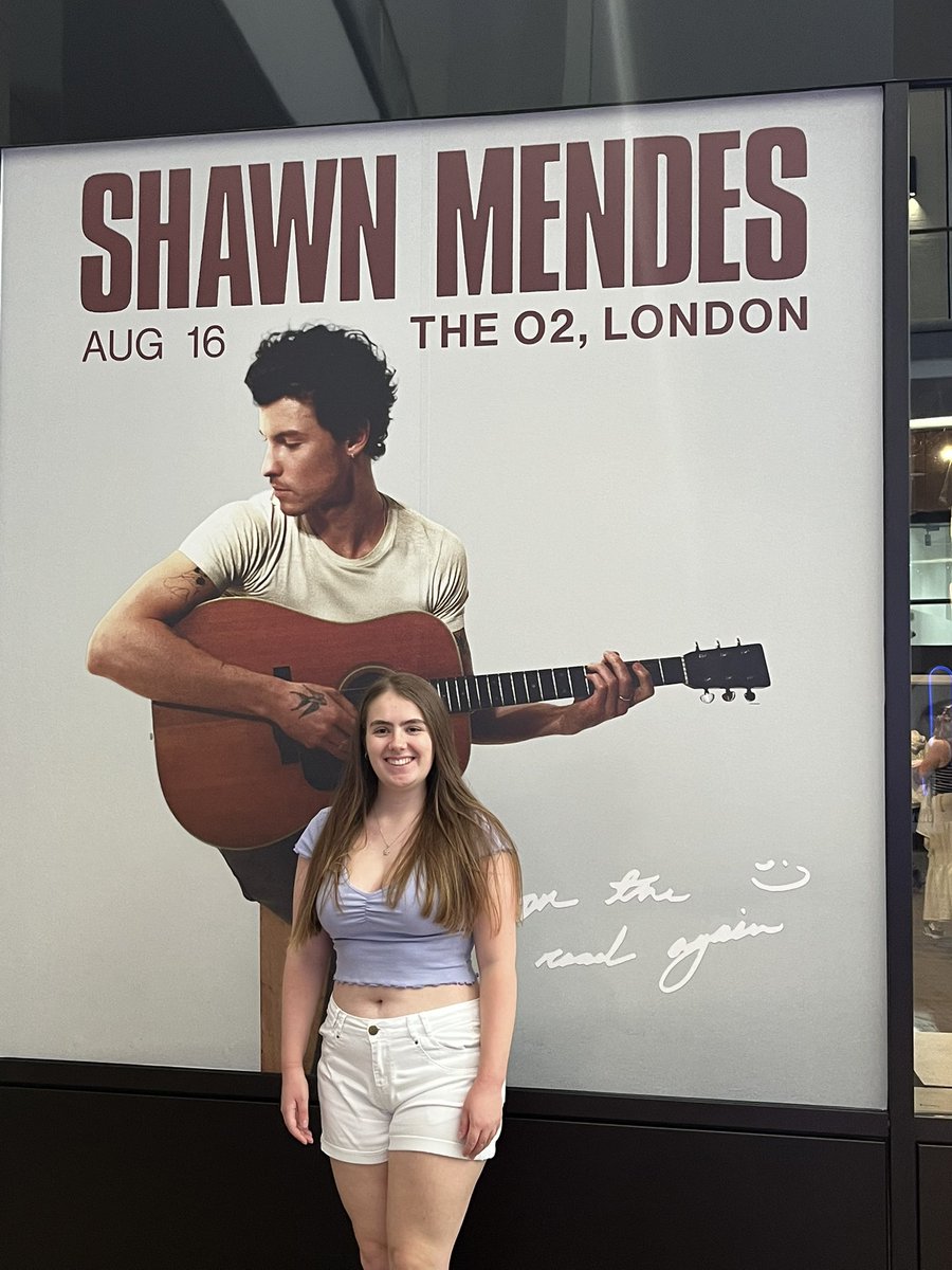 We’re so excited! <a href="/ShawnAccess/">ShawnAccess</a>. #OnTheRoadAgainLondon The 5th tour my mum and I have attended together 🫶