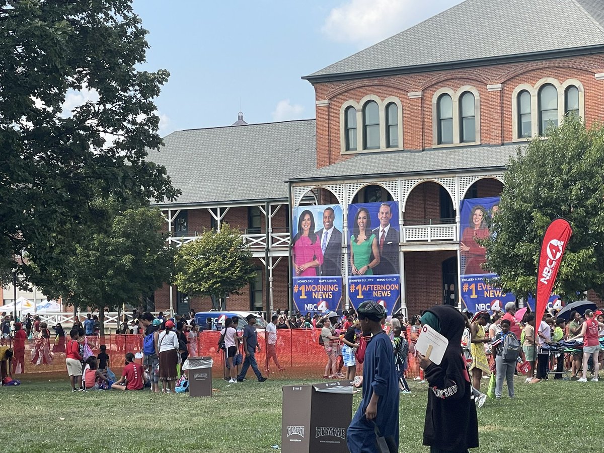 SarahIngles's tweet photo. Spent my day serving families in the Columbus City Schools district by helping pass out school supplies and connect folks to services as our CCS students prepare to go back to school on August 25th. It’s an honor to serve as your school board member! #CCSPride https://t.co/CDLtX70BCE