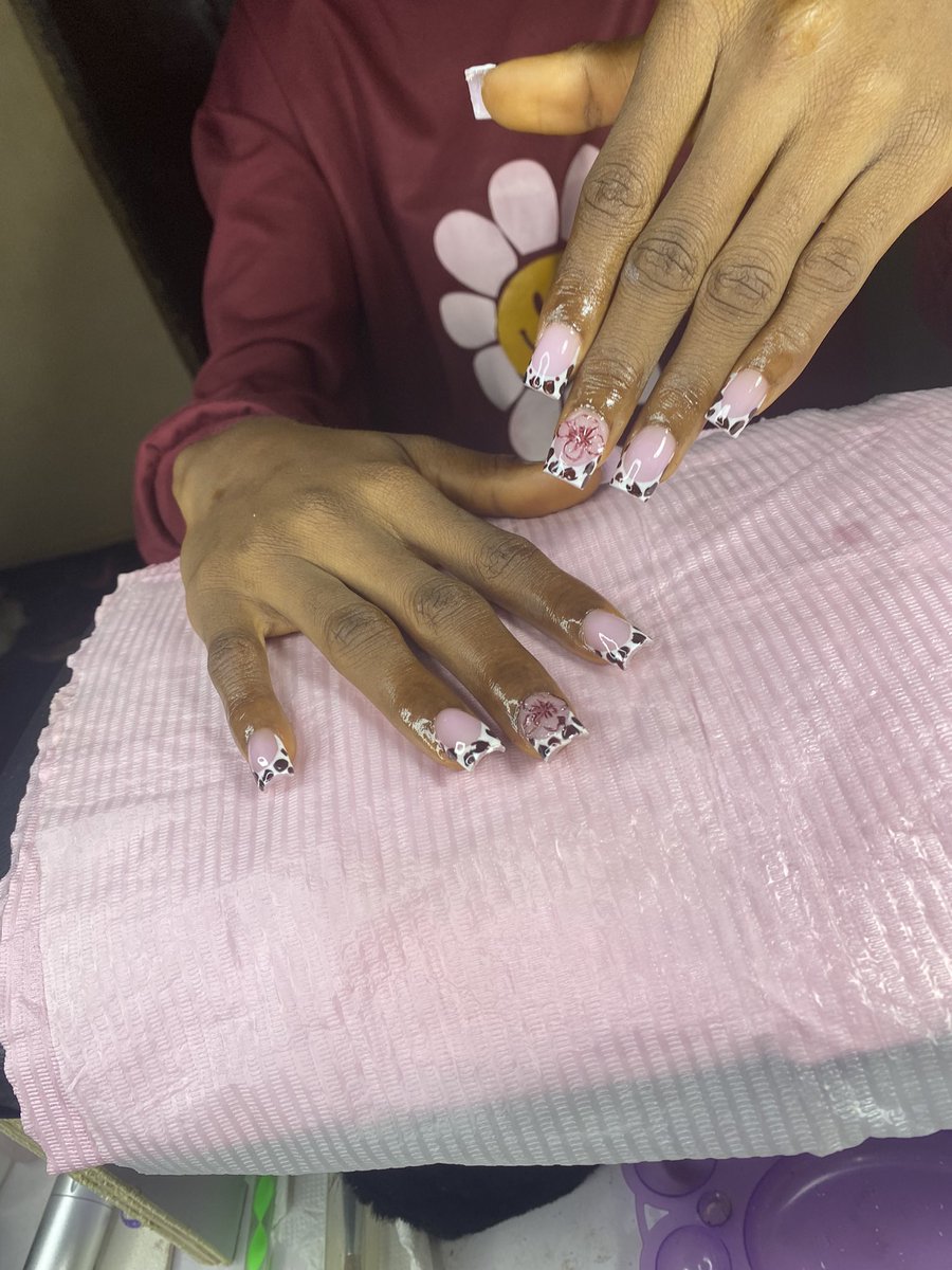 Nail game on point 😉

Hey girlies around Abesan Estate, Ipaja 👀

I’m your plug for cute, classy &amp; affordable nails! Book me today and let’s get those fingers popping 🔥

Please repost, my next client might be on your TL 🙏