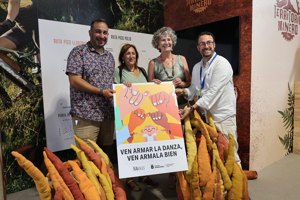 IniciativaxAst's tweet image. ➡️ Ésitu nel IV Día de la Llingua Asturiana na #FIDMA. 

📸 Galería de meyores momentos de la xornada.