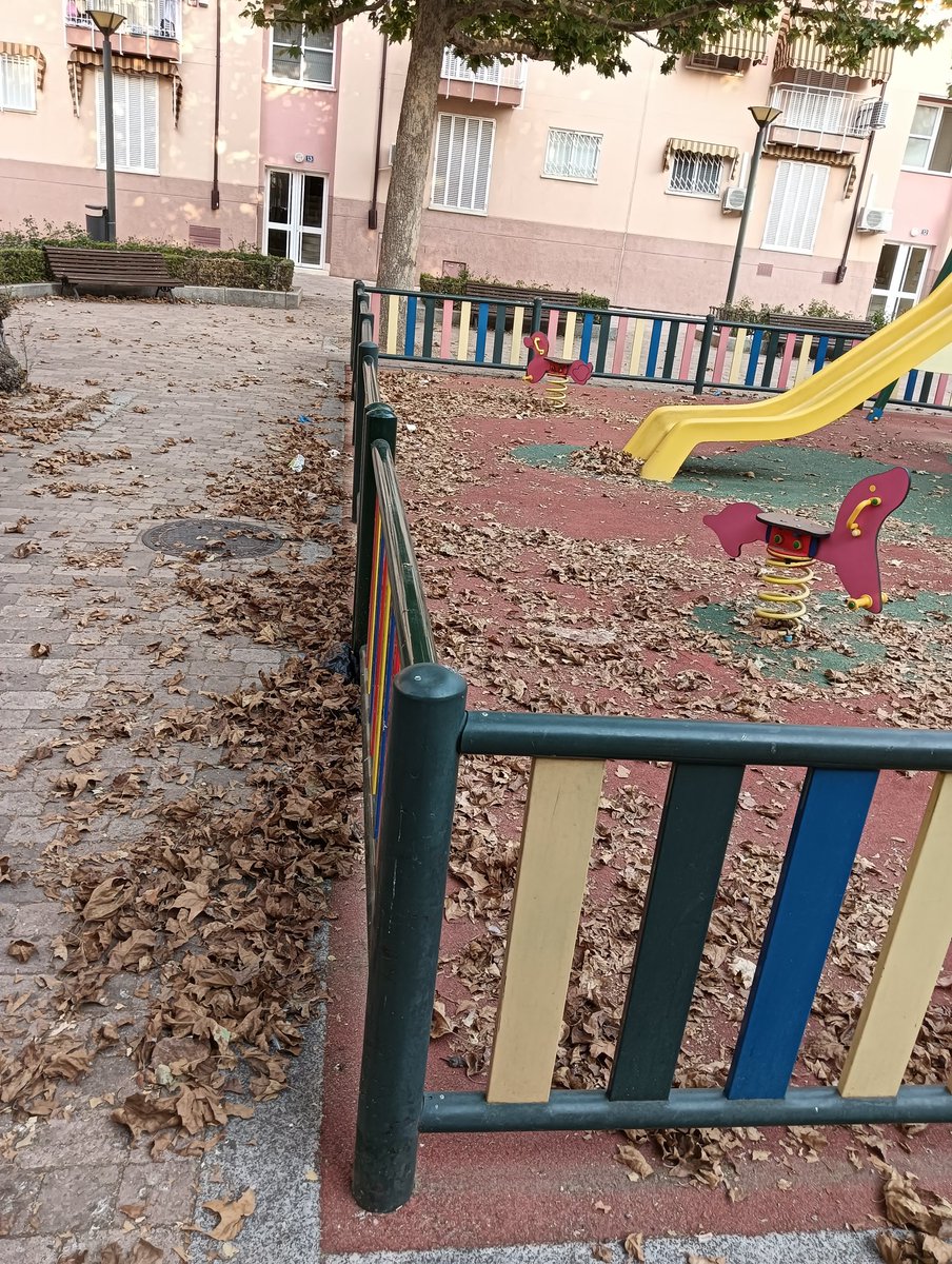 En Leganés, con el cambio climático, el otoño llega en agosto a Vereda de los estudiantes <a href="/AytoLeganes/">Ayuntamiento de Leganés</a>