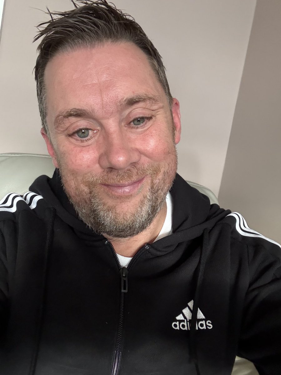 Off out for the night to a mate’s 60th..enjoy the rest of your Saturday folks! 🍻😃🎉