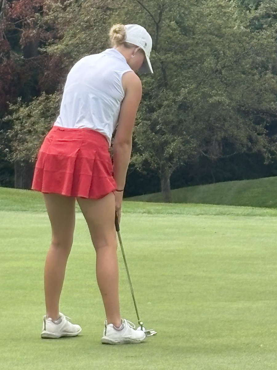 New_Pal_Golf's tweet photo. At the Lapel Invitational…playing, lightening/rain delay (and lunch), and now back to playing again. Dragons are hanging tough! #ImprovingEveryDay @NPHSDragons @VoelzJames @NewPalCS https://t.co/Qb34W693J0