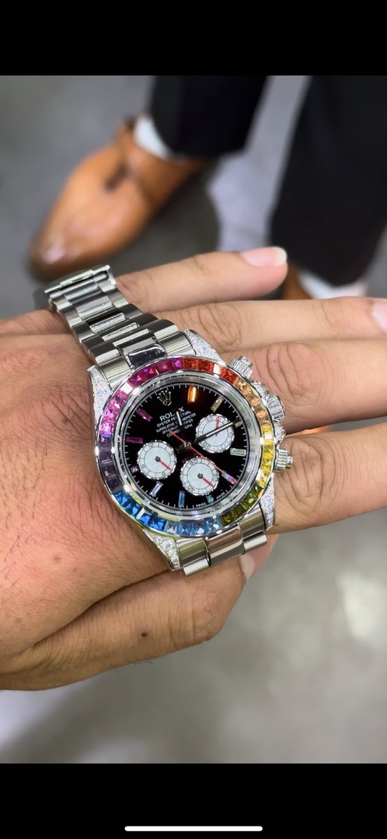 same guy with the tiffany co patek showed me this today. 

once again, none of these guys even have a personal brand.

you’d never guess what they do…

the wealthiest people i’ve ever met are lowkey and don’t even have social media.

all you money twitter kids love this personal