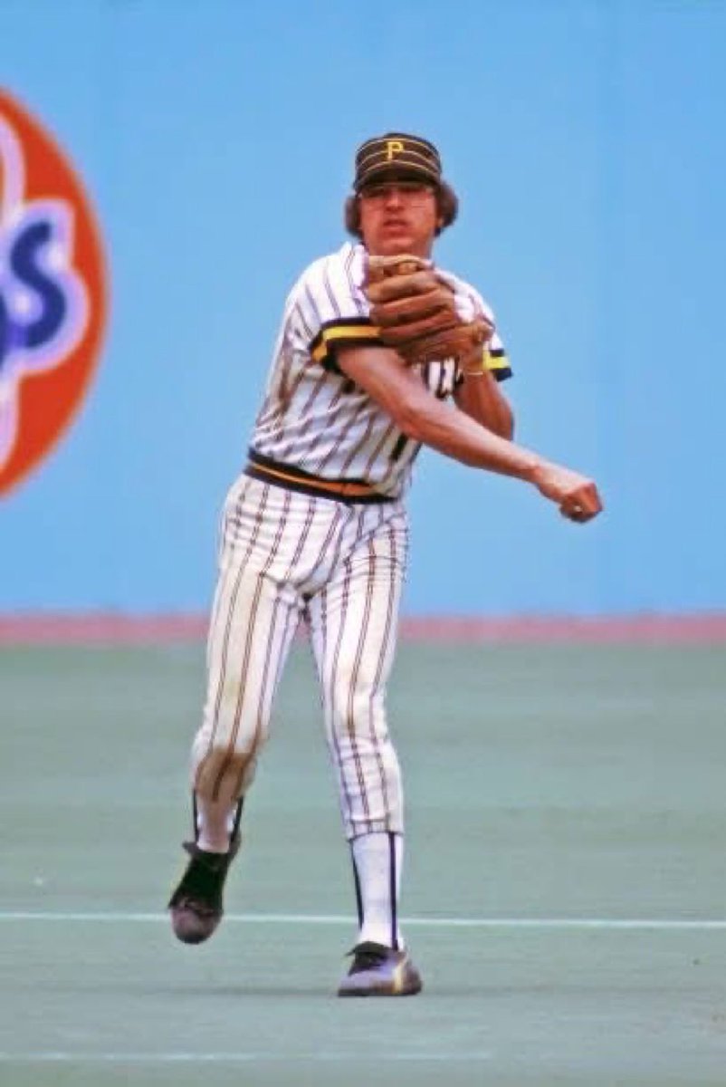 harvardplayer's tweet photo. The great Mario Mendoza. The Mendoza line is actually a misnomer as his lifetime average was .215 #Pirates https://t.co/epiieESstX