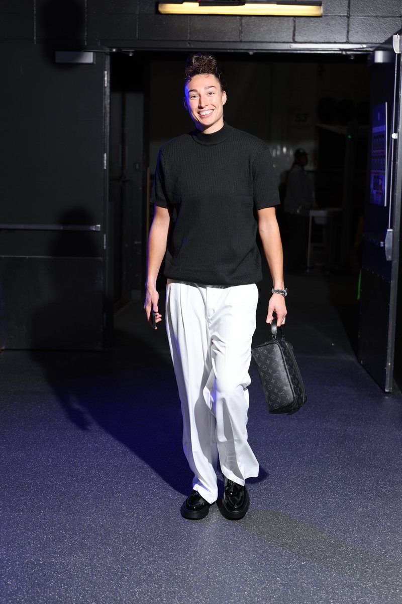 WNBA (@wnba) on Twitter photo Game day looks from the #1 team in the standings the <a href="/minnesotalynx/">Minnesota Lynx</a>!
Weβre just minutes away from tip-off on CBS Game day looks from the #1 team in the standings the <a href="/minnesotalynx/">Minnesota Lynx</a>!
Weβre just minutes away from tip-off on CBS