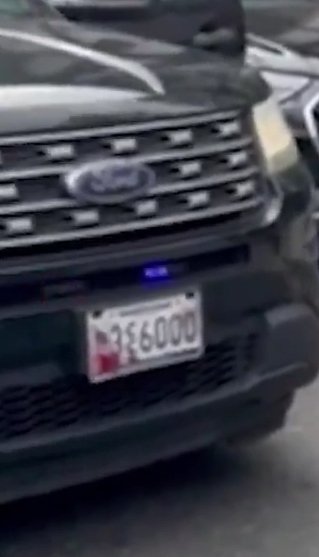 HardyOnTheBeach's tweet photo. @willsommer This is not a government agency tag in the state of Maryland, this is a personal tag, and Maryland requires plates on both front and back. Serious questions need to be raised about the identity of these men. Their interactions are not those of trained officers.
#FakeCops https://t.co/nDkwUhOyAu