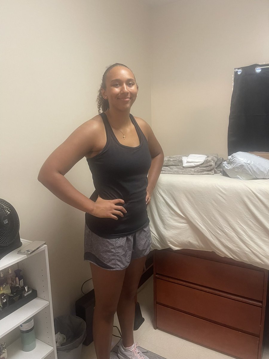 oliviajohnigan's tweet photo. Junior year loading #grateful https://t.co/wvgyjbTdbd